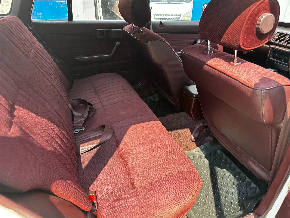 1990 Toyota Cressida Image 3